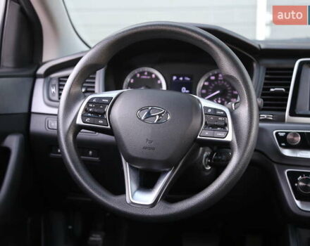 Чорний Хендай Соната, об'ємом двигуна 2.36 л та пробігом 77 тис. км за 13900 $, фото 15 на Automoto.ua