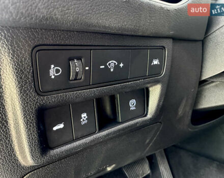 Черный Хендай Соната, объемом двигателя 2 л и пробегом 175 тыс. км за 18990 $, фото 12 на Automoto.ua