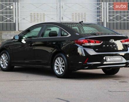 Чорний Хендай Соната, об'ємом двигуна 2.36 л та пробігом 77 тис. км за 13900 $, фото 4 на Automoto.ua