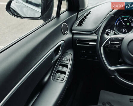 Черный Хендай Соната, объемом двигателя 2 л и пробегом 70 тыс. км за 21000 $, фото 22 на Automoto.ua