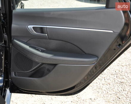 Чорний Хендай Соната, об'ємом двигуна 2.5 л та пробігом 8 тис. км за 23900 $, фото 42 на Automoto.ua