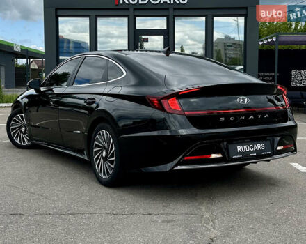 Черный Хендай Соната, объемом двигателя 2 л и пробегом 70 тыс. км за 21000 $, фото 3 на Automoto.ua
