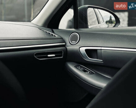 Черный Хендай Соната, объемом двигателя 2 л и пробегом 70 тыс. км за 21000 $, фото 35 на Automoto.ua