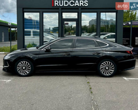 Черный Хендай Соната, объемом двигателя 2 л и пробегом 70 тыс. км за 21000 $, фото 2 на Automoto.ua