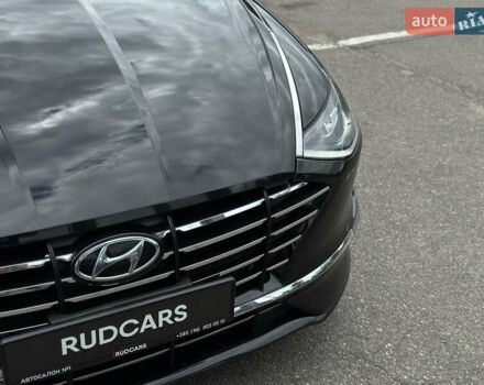 Черный Хендай Соната, объемом двигателя 2 л и пробегом 70 тыс. км за 21000 $, фото 5 на Automoto.ua