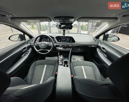 Черный Хендай Соната, объемом двигателя 2 л и пробегом 70 тыс. км за 21000 $, фото 14 на Automoto.ua