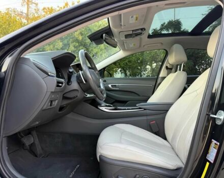 Черный Хендай Соната, объемом двигателя 1.6 л и пробегом 38 тыс. км за 12400 $, фото 6 на Automoto.ua