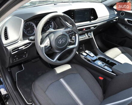 Чорний Хендай Соната, об'ємом двигуна 2.5 л та пробігом 8 тис. км за 23900 $, фото 20 на Automoto.ua