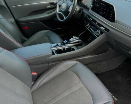 Черный Хендай Соната, объемом двигателя 1.6 л и пробегом 28 тыс. км за 5200 $, фото 7 на Automoto.ua