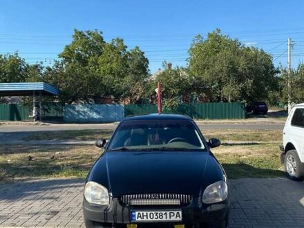 Хендай Соната 1999 в Славянске на Automoto.ua Черный Хендай Соната, объемом двигателя 2 л и пробегом 170 тыс. км за 2700 $, фото 1 на Automoto.ua
