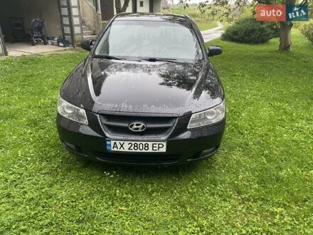 Чорний Хендай Соната, об'ємом двигуна 2.4 л та пробігом 264 тис. км за 4400 $, фото 1 на Automoto.ua