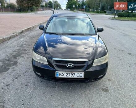 Черный Хендай Соната, объемом двигателя 2 л и пробегом 212 тыс. км за 5000 $, фото 1 на Automoto.ua
