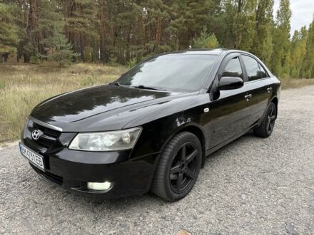 Чорний Хендай Соната, об'ємом двигуна 3.3 л та пробігом 228 тис. км за 5950 $, фото 1 на Automoto.ua