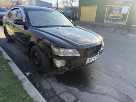 Чорний Хендай Соната, об'ємом двигуна 2 л та пробігом 240 тис. км за 1999 $, фото 1 на Automoto.ua