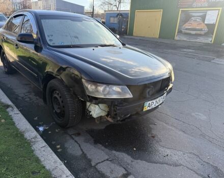 Черный Хендай Соната, объемом двигателя 2 л и пробегом 240 тыс. км за 1999 $, фото 1 на Automoto.ua