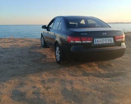 Чорний Хендай Соната, об'ємом двигуна 2 л та пробігом 293 тис. км за 5800 $, фото 1 на Automoto.ua