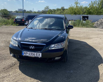Черный Хендай Соната, объемом двигателя 2 л и пробегом 280 тыс. км за 4700 $, фото 1 на Automoto.ua