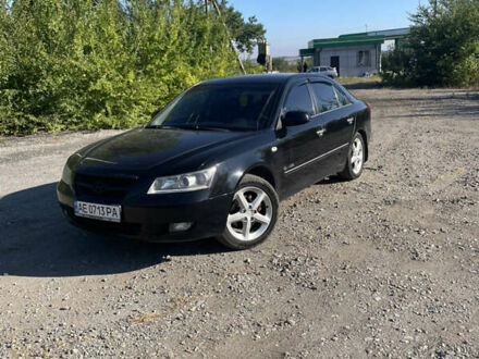 Хендай Соната 2008 у Криничках на Automoto.ua Чорний Хендай Соната, об'ємом двигуна 2.4 л та пробігом 291 тис. км за 4500 $, фото 1 на Automoto.ua