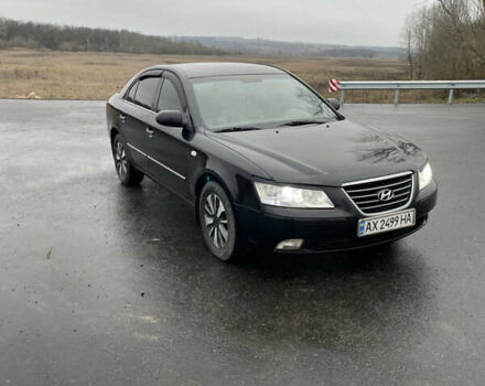 Чорний Хендай Соната, об'ємом двигуна 2 л та пробігом 299 тис. км за 6000 $, фото 1 на Automoto.ua