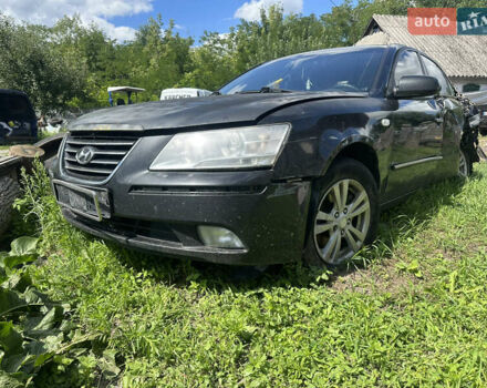 Чорний Хендай Соната, об'ємом двигуна 2 л та пробігом 300 тис. км за 1950 $, фото 1 на Automoto.ua
