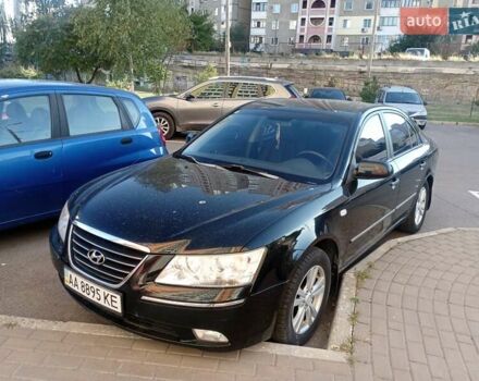Черный Хендай Соната, объемом двигателя 2 л и пробегом 134 тыс. км за 7150 $, фото 1 на Automoto.ua