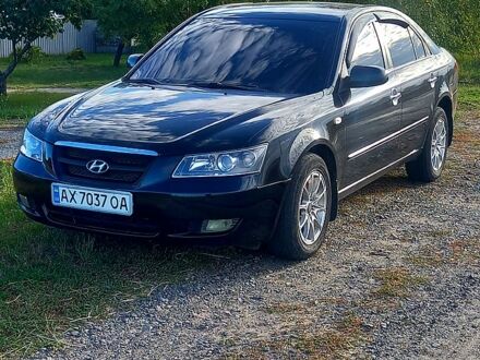 Хендай Соната 2008 у Змиеве на Automoto.ua Чорний Хендай Соната, об'ємом двигуна 2 л та пробігом 270 тис. км за 5800 $, фото 1 на Automoto.ua
