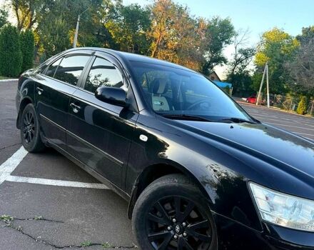 Чорний Хендай Соната, об'ємом двигуна 2 л та пробігом 182 тис. км за 7000 $, фото 1 на Automoto.ua
