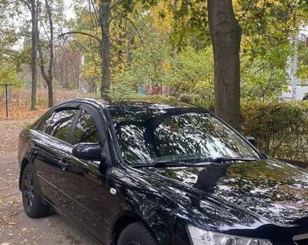 Черный Хендай Соната, объемом двигателя 2 л и пробегом 345 тыс. км за 5300 $, фото 1 на Automoto.ua