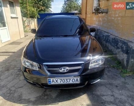 Черный Хендай Соната, объемом двигателя 2 л и пробегом 275 тыс. км за 5000 $, фото 1 на Automoto.ua