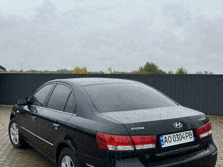 Черный Хендай Соната, объемом двигателя 2 л и пробегом 281 тыс. км за 5700 $, фото 1 на Automoto.ua