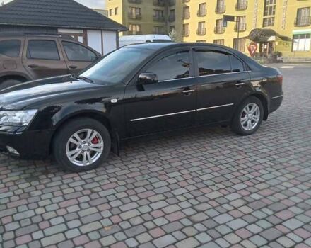 Черный Хендай Соната, объемом двигателя 2 л и пробегом 149 тыс. км за 6800 $, фото 1 на Automoto.ua