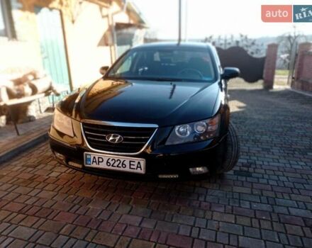 Черный Хендай Соната, объемом двигателя 2 л и пробегом 240 тыс. км за 4800 $, фото 1 на Automoto.ua