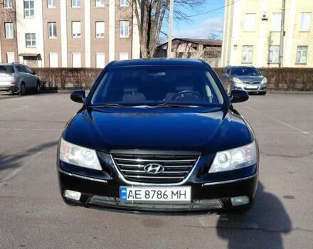 Чорний Хендай Соната, об'ємом двигуна 2 л та пробігом 300 тис. км за 5800 $, фото 1 на Automoto.ua