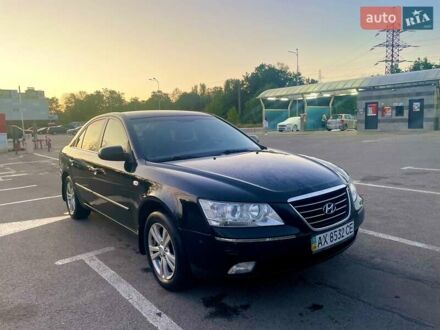 Черный Хендай Соната, объемом двигателя 2 л и пробегом 270 тыс. км за 6900 $, фото 1 на Automoto.ua