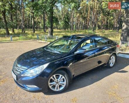 Чорний Хендай Соната, об'ємом двигуна 2.36 л та пробігом 118 тис. км за 9600 $, фото 1 на Automoto.ua
