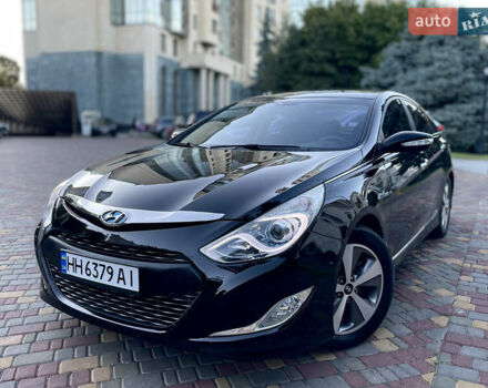 Черный Хендай Соната, объемом двигателя 2 л и пробегом 215 тыс. км за 9500 $, фото 1 на Automoto.ua