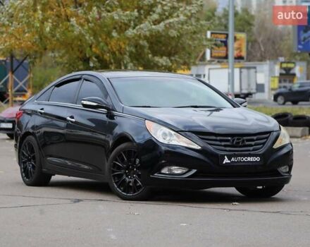 Черный Хендай Соната, объемом двигателя 2 л и пробегом 180 тыс. км за 9000 $, фото 1 на Automoto.ua