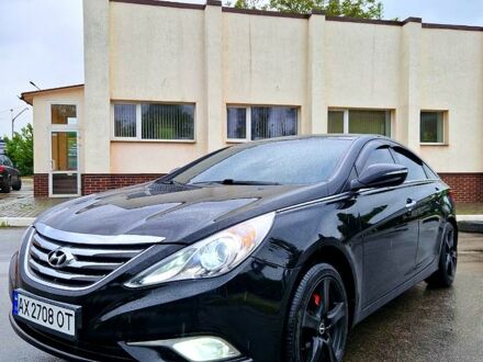 Хендай Соната 2013 у Харкові на Automoto.ua Чорний Хендай Соната, об'ємом двигуна 2 л та пробігом 300 тис. км за 9800 $, фото 1 на Automoto.ua