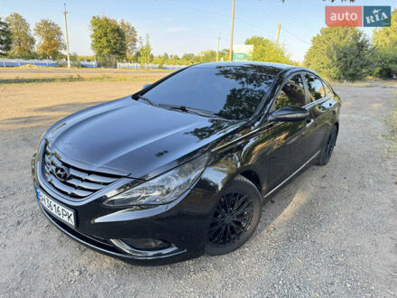 Черный Хендай Соната, объемом двигателя 2.36 л и пробегом 300 тыс. км за 11000 $, фото 1 на Automoto.ua