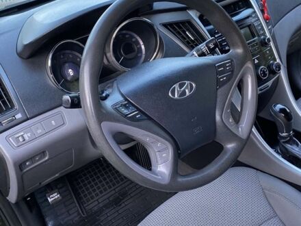 Черный Хендай Соната, объемом двигателя 2.4 л и пробегом 185 тыс. км за 8000 $, фото 1 на Automoto.ua