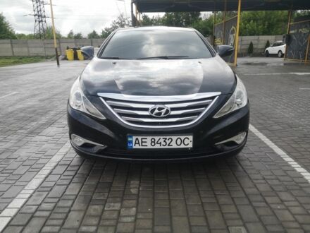 Хендай Соната 2013 у Павлограде на Automoto.ua Чорний Хендай Соната, об'ємом двигуна 2 л та пробігом 280 тис. км за 9000 $, фото 1 на Automoto.ua
