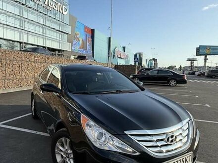 Черный Хендай Соната, объемом двигателя 2.4 л и пробегом 165 тыс. км за 10500 $, фото 1 на Automoto.ua