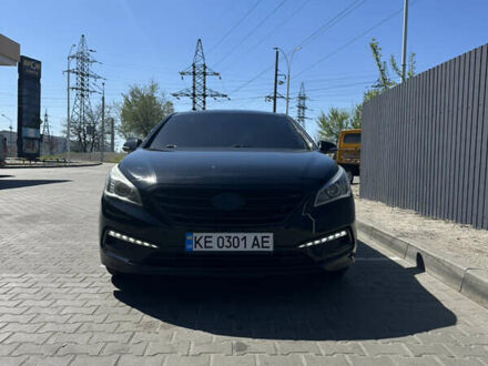 Чорний Хендай Соната, об'ємом двигуна 2.4 л та пробігом 175 тис. км за 10999 $, фото 1 на Automoto.ua