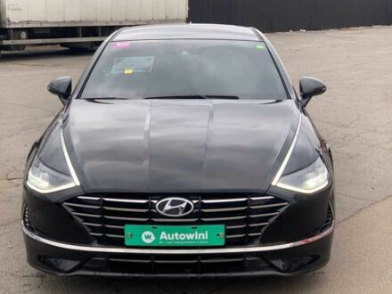 Черный Хендай Соната, объемом двигателя 2 л и пробегом 145 тыс. км за 15600 $, фото 1 на Automoto.ua