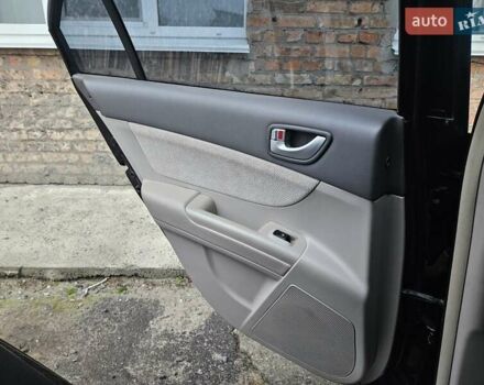 Фіолетовий Хендай Соната, об'ємом двигуна 2.4 л та пробігом 215 тис. км за 5800 $, фото 7 на Automoto.ua