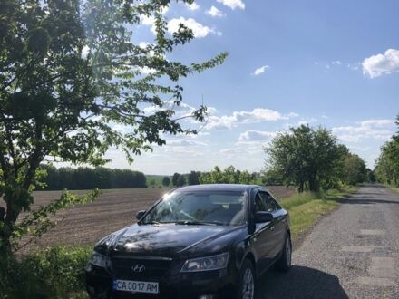 Фіолетовий Хендай Соната, об'ємом двигуна 0.24 л та пробігом 220 тис. км за 5399 $, фото 1 на Automoto.ua