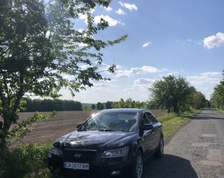 Фіолетовий Хендай Соната, об'ємом двигуна 2.4 л та пробігом 220 тис. км за 5650 $, фото 1 на Automoto.ua