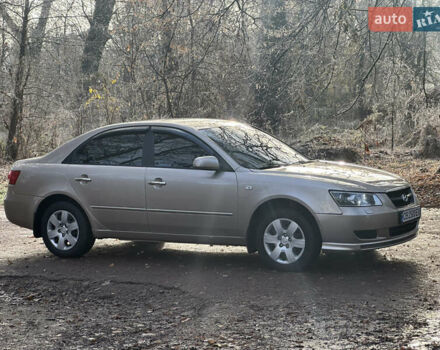 Коричневый Хендай Соната, объемом двигателя 2 л и пробегом 420 тыс. км за 5000 $, фото 3 на Automoto.ua