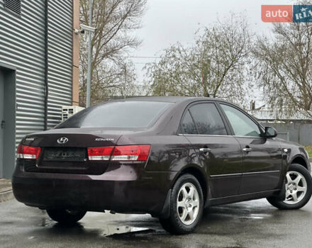 Коричневый Хендай Соната, объемом двигателя 2 л и пробегом 243 тыс. км за 5950 $, фото 2 на Automoto.ua