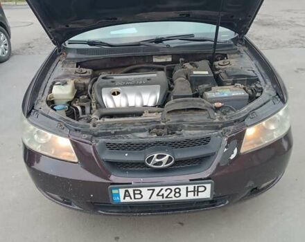 Коричневий Хендай Соната, об'ємом двигуна 2 л та пробігом 242 тис. км за 3800 $, фото 5 на Automoto.ua